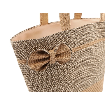 genți și pălării de plajă